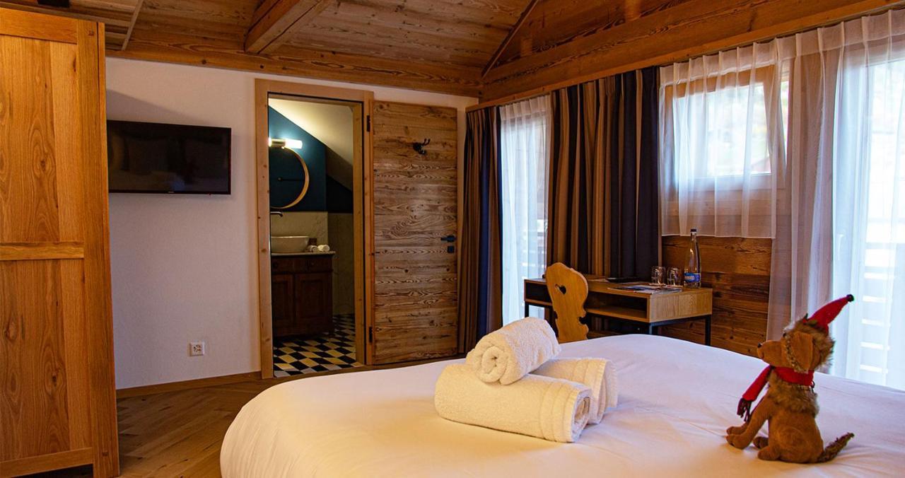 Le Vieux Chalet Hotel Cresuz Exterior photo